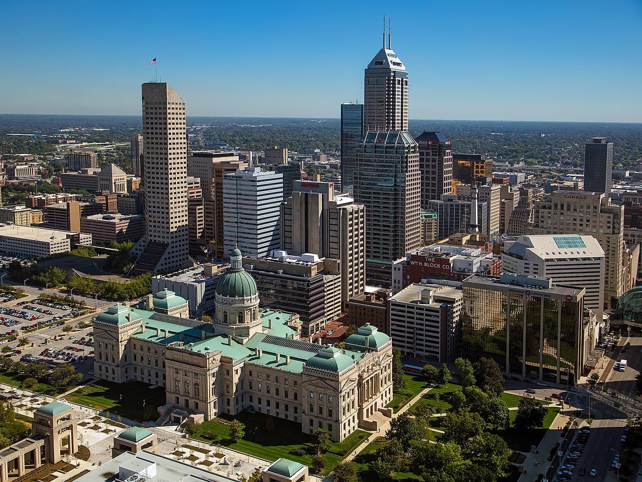 Indianapolis, IN planting calendar hero image