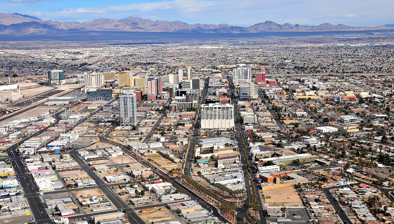 Las Vegas, NV planting calendar hero image